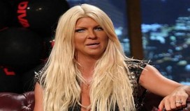 Dno dna: Jelena Karleuša miksom u kojem se čuju ezan i šehadet isprovocirala muslimane (VIDEO)