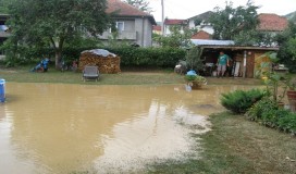 U Sapni se izlili potoci nakon obilne kiše (FOTO)