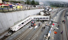 Španija: Voz iskočio iz šina, najmanje 77 poginulih