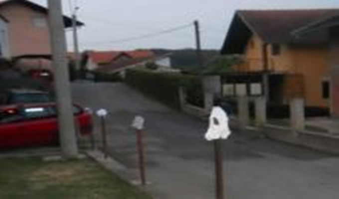 Mještanka banjalučkog naselja Lauš donje rublje suši na ulici!