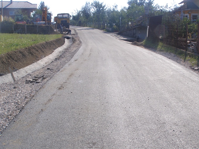 Selimovići: Asfalitirana dionica puta duga 560 metara (FOTO)
