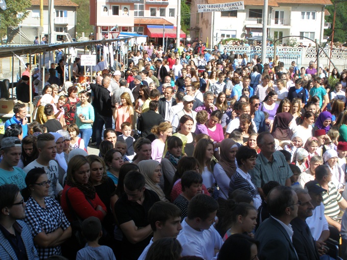 U Sapni održana manifestacija „Dan jabuke i pekmeza“ (FOTO)
