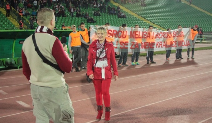 Neobična prošnja: Samir uz pjesmu “Žena budi mi ti” zaprosio Melisu na Koševu