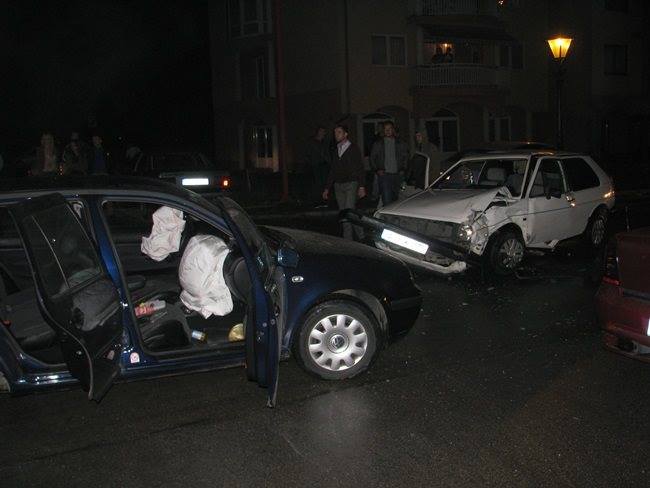 Kalesija: U saobraćajnoj nesreći povrijeđene dvije osobe (FOTO)