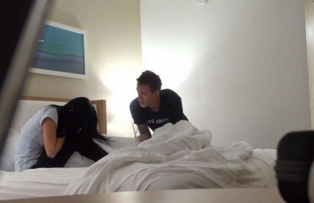 Na godišnjicu rekao djevojci da je vara: Pogledajte kako mu se šala obila o glavu! (VIDEO)