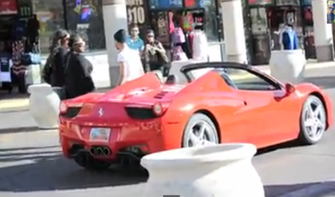 Pogledajte kako Ferari utiče na vaše šanse sa djevojkama (VIDEO)