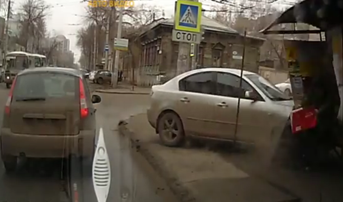 Pogledajte nevjerovatan niz nesreća sa srećnim završetkom! (VIDEO)