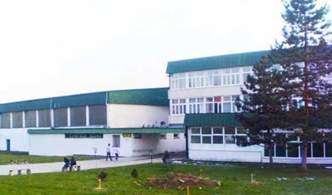 Incident u Mješovitoj srednjoj školi Kalesija: Profesor nogom udario učenika?!