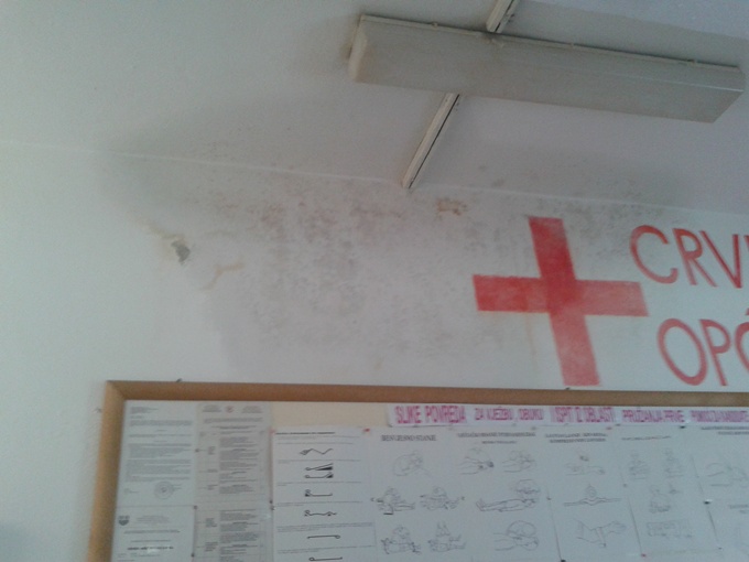 Crveni križ Općine Sapna radi u katastrofalnim uslovima (FOTO)