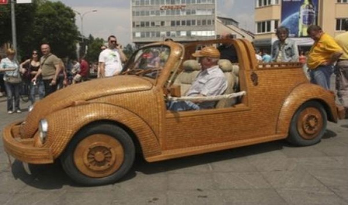 Drvena buba iz BiH oduševila na sajmu u Esenu (FOTO)