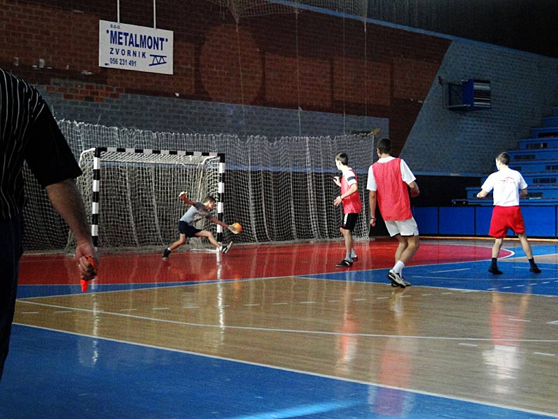 Počeo Božićni turnir u malom fudbalu “Zvornik-Vivia 2014”