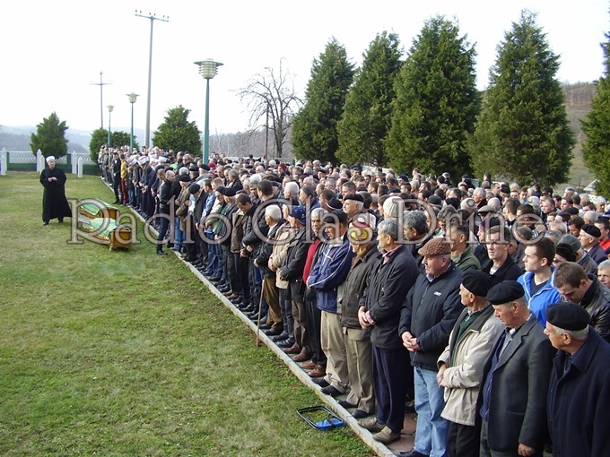 Nakon svirepog ubistva u Egiptu:  Obavljena dženaza Fahrudinu i Sejidi Muratović u rodnoj Sniježnici