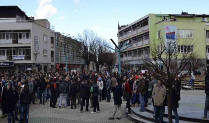 Krajina ponovo na nogama, sukobi policije i demonstranata