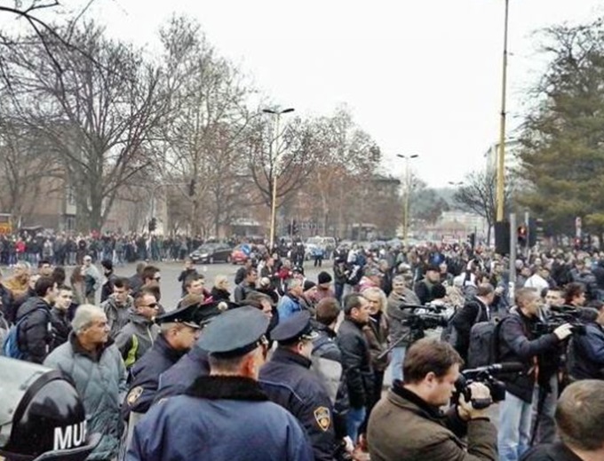 Tuzlanski demonstranti nisu opljačkali tržni centar Omega