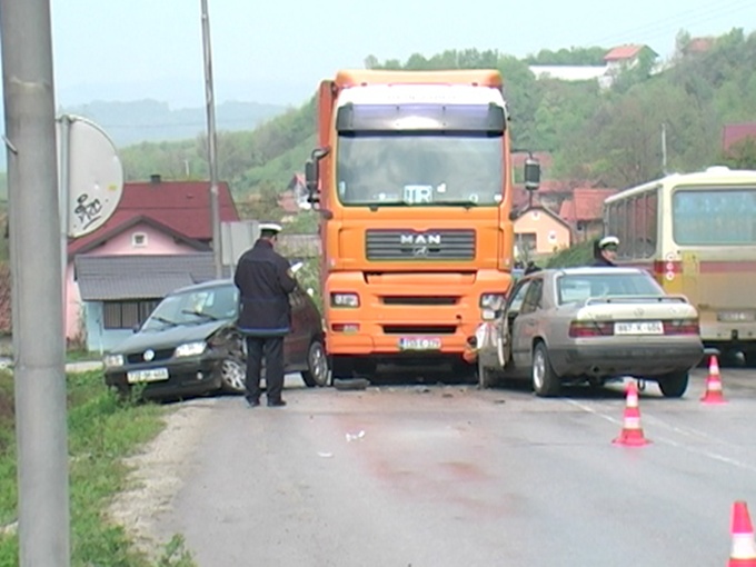 Dvije žene iz Kalesije povrijeđene u saobraćajnoj nesreći u Čaklovićima