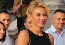 Sanela Jenkins dala 200.000 KM za poplavljena područja u BiH