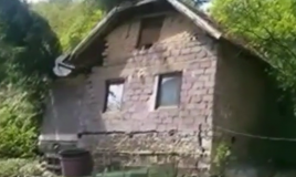 Novi potresni snimak: Na mjestu kuće ostala je samo gomila šuta (VIDEO)