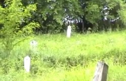 Vitinica: Klizišto počelo nositi i mjesno mezarje u Hanđelićima, više stambenih objekata ugroženo (VIDEO)