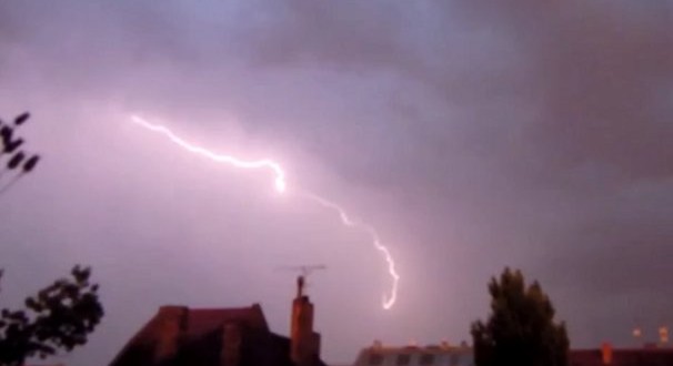 Danas u BiH potencijalno opasno vrijeme, meteorolozi savjetuju: Ne izlazite vani!