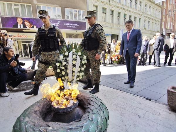 Zakonom kazniti fašizam i negiranje genocida u Srebrenici