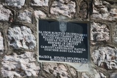Na Vracama postavljena ploča u čast ratnog zločinca Ratka Mladića!