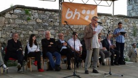 Okončani 12. Dani Hasana Kaimije: Pogledajte kako je proteklo pjesničko veče na Kula Gradu (VIDEO)