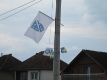 Đulići uz Zmajeve: Povratnici ukrasili ulice bojama ljiljana i zastave BIH (FOTO)