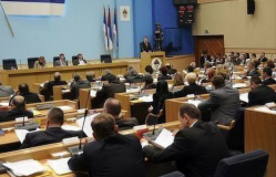 Sukob SDS-a i SNSD-a: Potukli se poslanici u Skupštini Republike Srpske