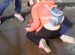 Nasilnice pretukle djevojčicu jer je prelijepa, pa je natjerale da pije vodu iz lokve (VIDEO)