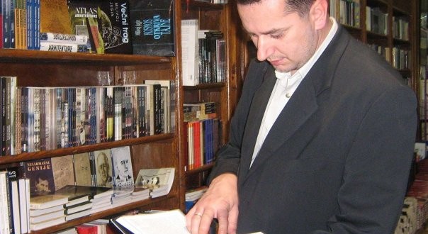 U četvrtak u Sapni promacija knjige „ Pjesme zemlje i tla “ Mehmeda Pargana U četvrtak u Sapni promacija knjige „ Pjesme zemlje i tla “ Mehmeda Pargana