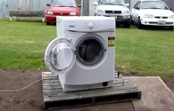 Šta se desi kad u mašinu za veš stavite komad metala (VIDEO)