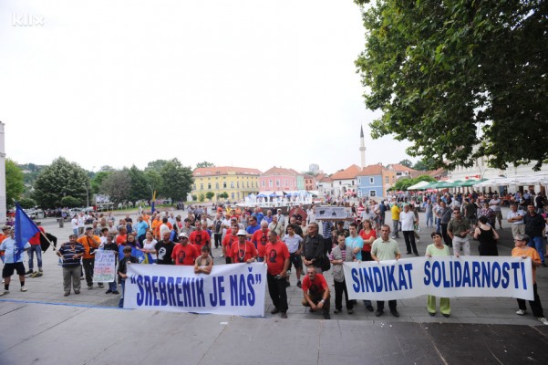 Debakl protesta u Tuzli: Radnici razjedinjeni, vođe postaju članovi političkih stranaka